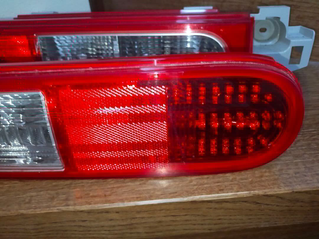 日産キューブ Z12 LEDテールランプ ガーニッシュ付き