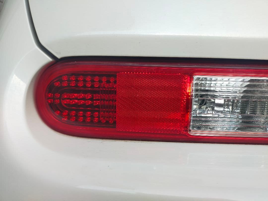 日産キューブ Z12 LEDテールランプ ガーニッシュ付き