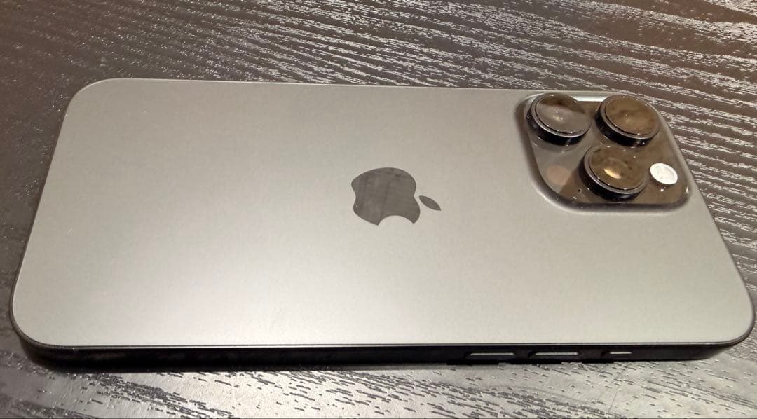 iPhone 16 Pro max ブラックチタニウム 256GB