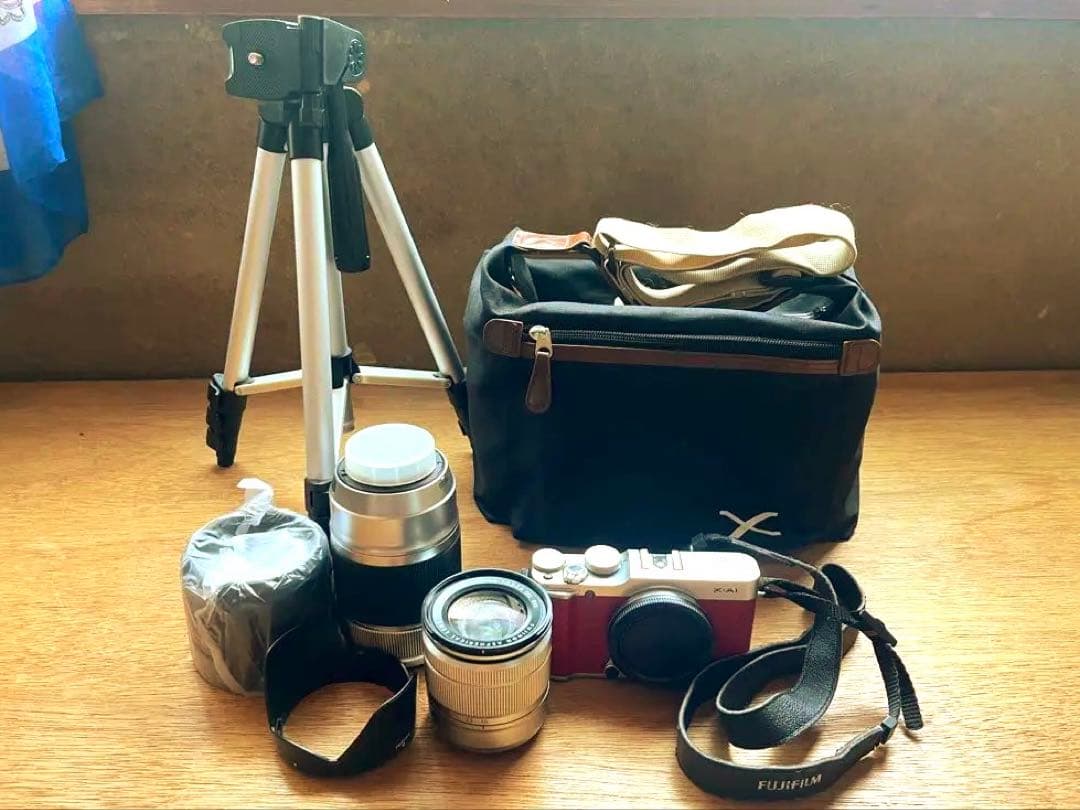 Fujifilm XA1 ミラーレスカメラ レッド