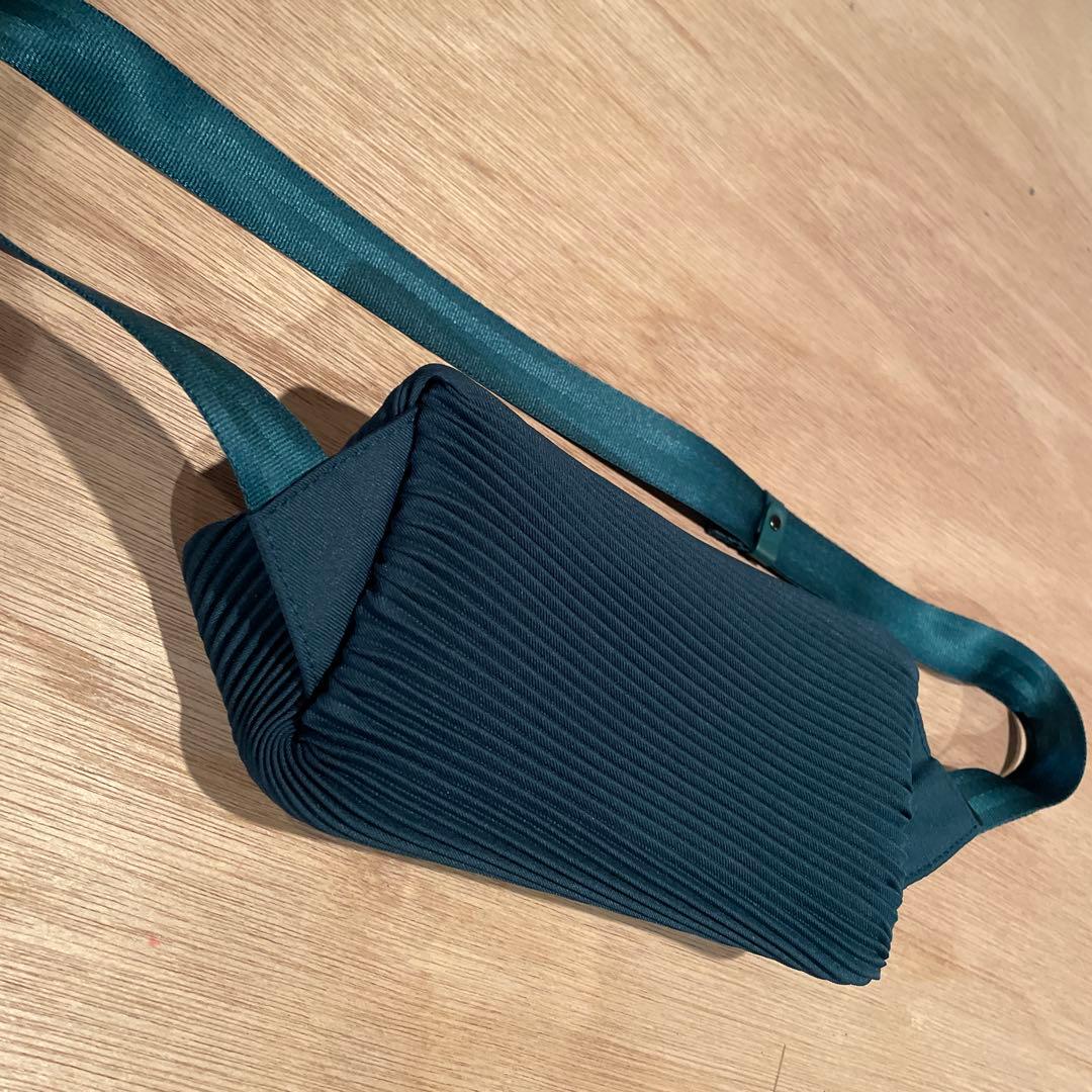 PLEATS PLEATS バック