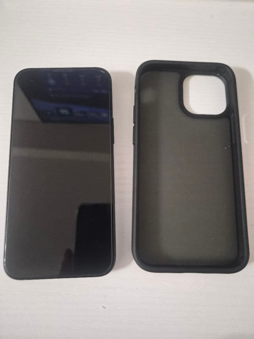 iPhone13mini 本体 黒色ケース、未使用ガラスフィルム付