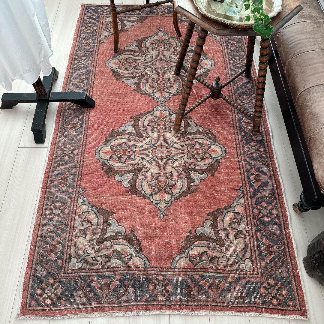 トルコ ヴィンテージラグ A4 レア ローズピンク グレージュ ブルー グレー