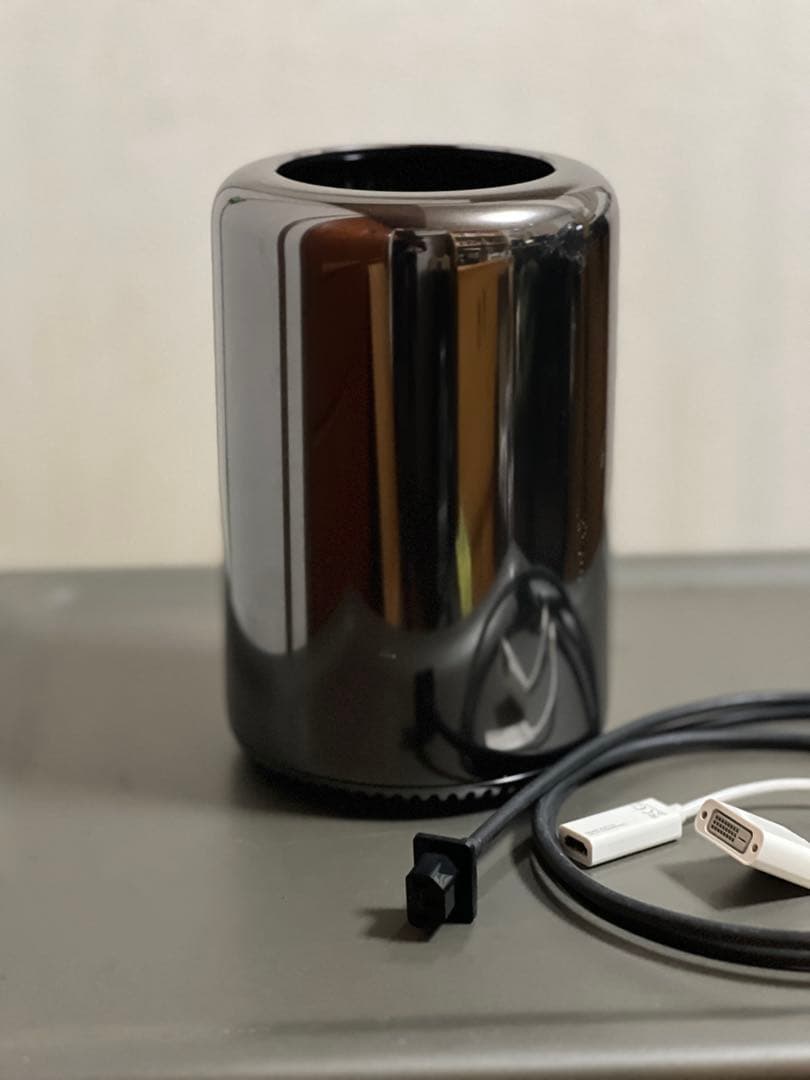 Mac Pro 2013 10Core/32GB/1TB 初期化済