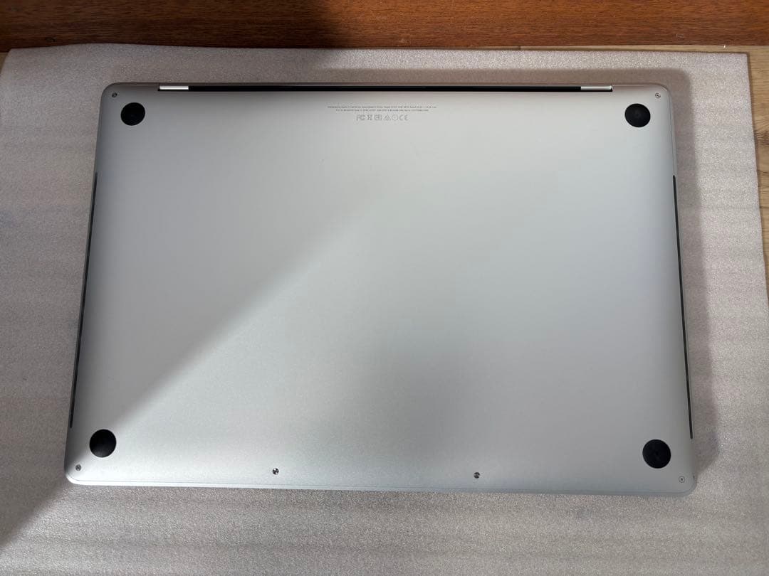 バッテリー新品同様 i7 1TB MacBook Pro 15インチ　A1707