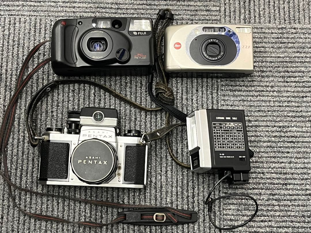 カメラ×4、ストロボライト