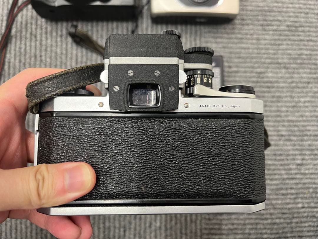 カメラ×4、ストロボライト