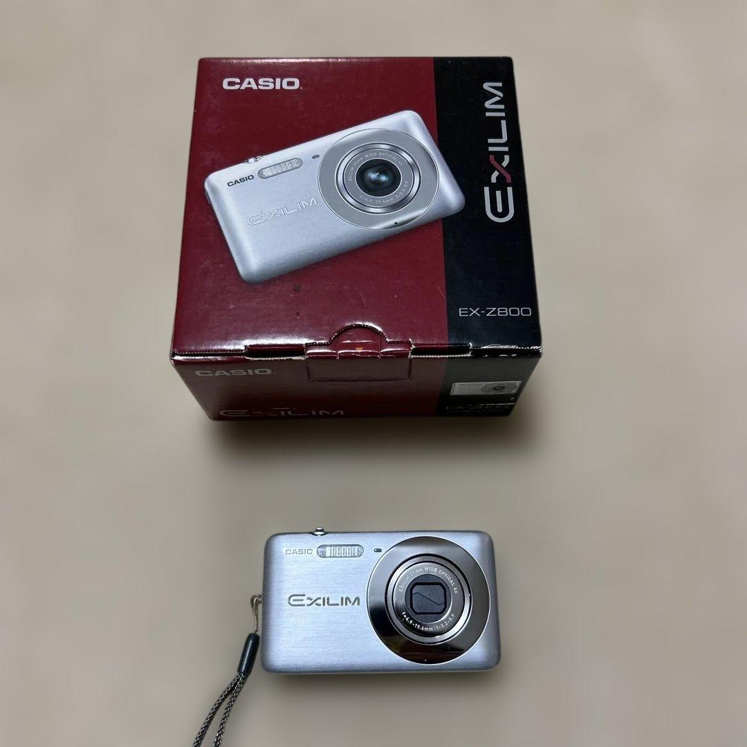 【美品】CASIO EXILIM EX-Z800 シルバー14.1メガピクセル