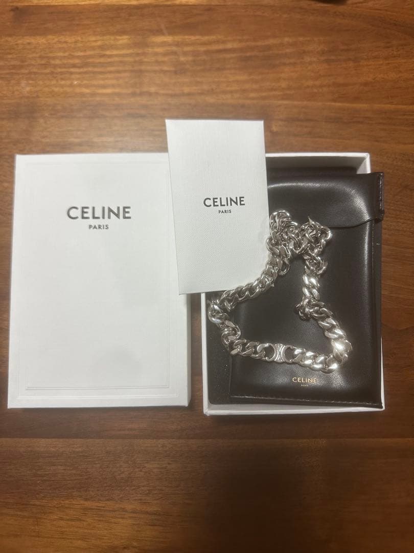 CELINE トリオンフネックレス