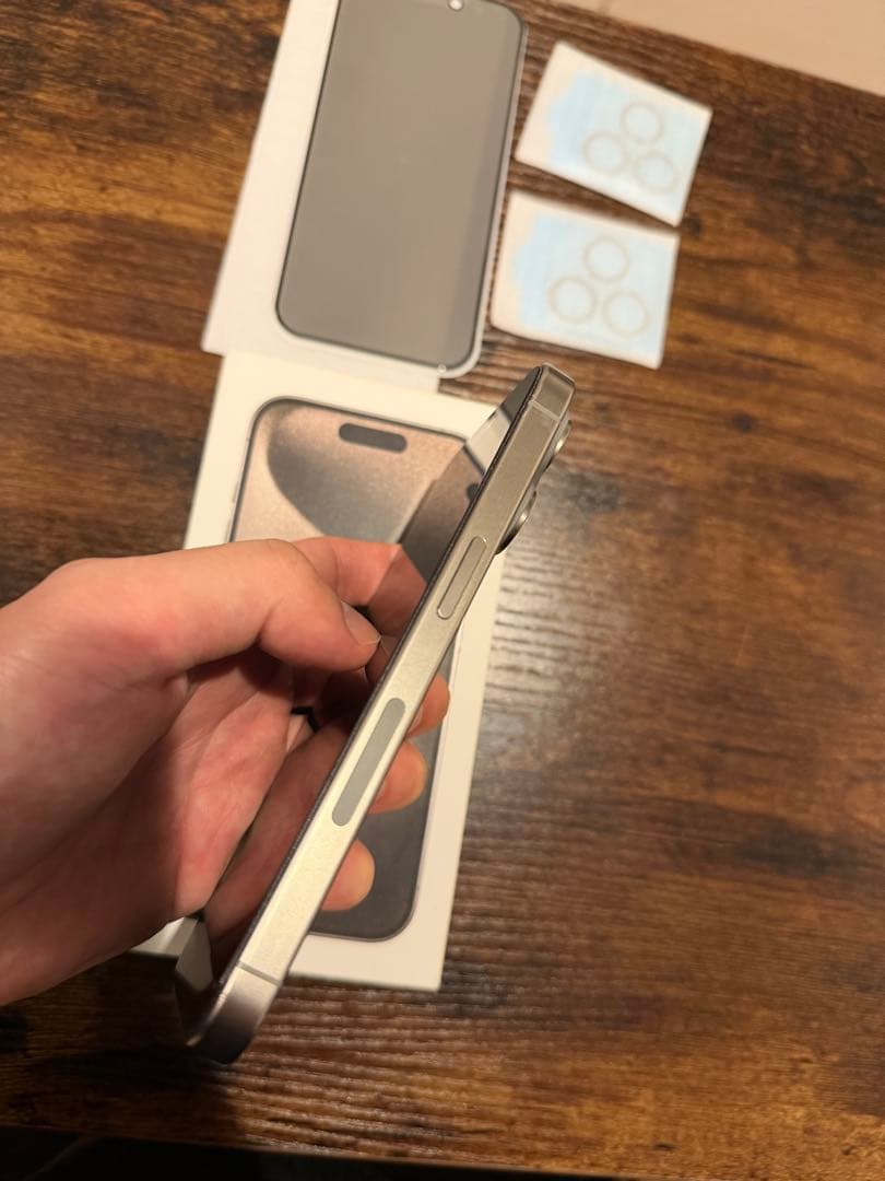 【海外版SIMフリー】iPhone 15pro 256GB ナチュラルチタニウム