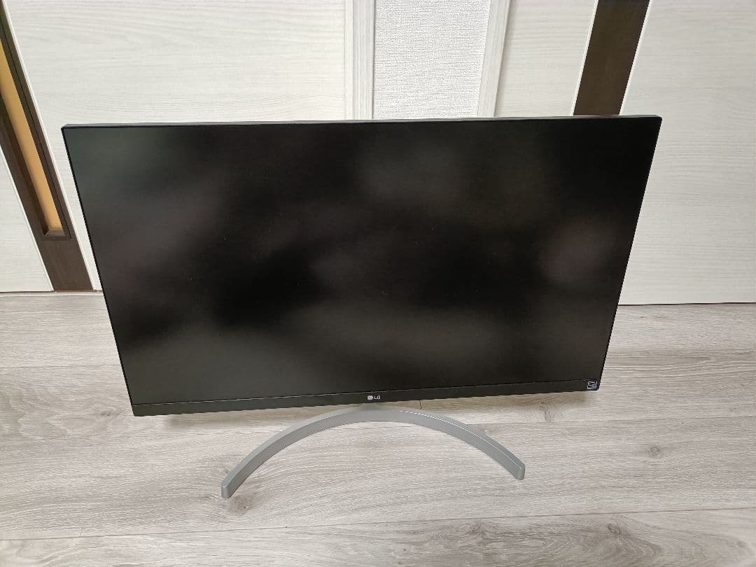 27インチ 4Kモニター LG 27UK600-W ディスプレイ 本体