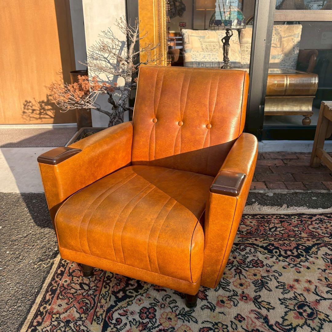 ビンテージ　レザーチェア　木製アームレスト　応接セット　1/2