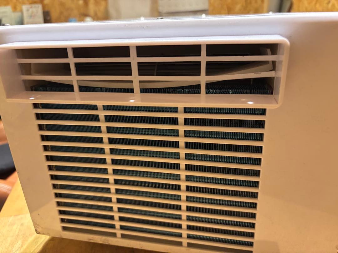 窓用ミニエアコン デジタル表示 キャンピングカー　ポータブルエアコン