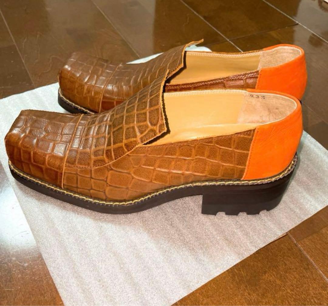 20471120 クロコ柄ツートン スクエアトゥローファー