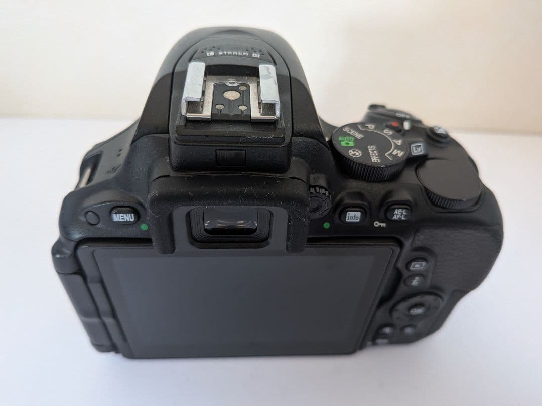 ​♥美品♥Nikon D5500◆タッチパネル＆自撮りOK　ボディ