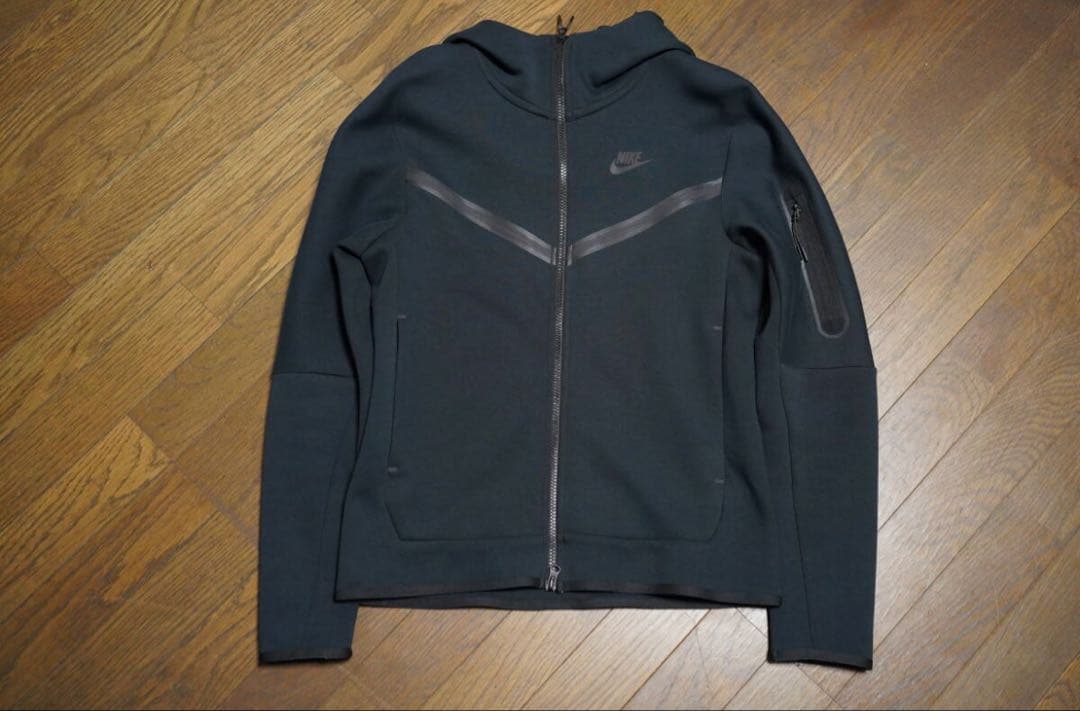 NIKE テックフリース　S 黒 廃盤