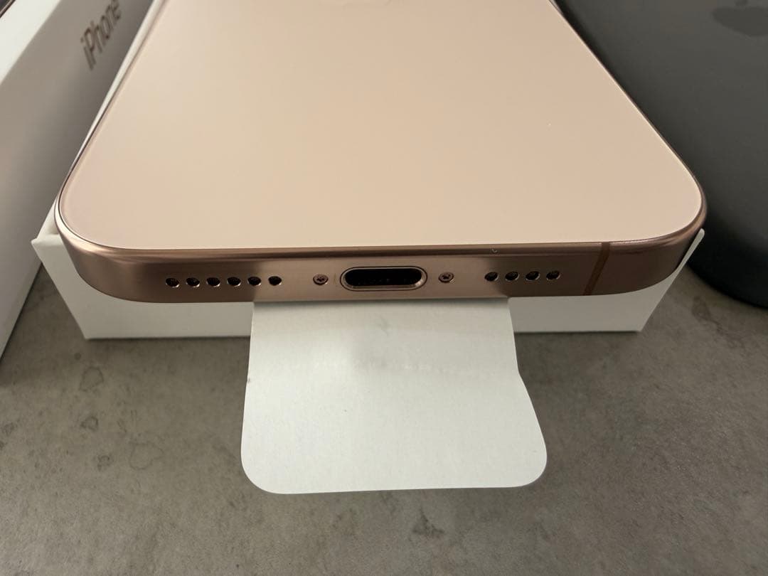 iPhone16Pro Max デザートチタニウム 256GB