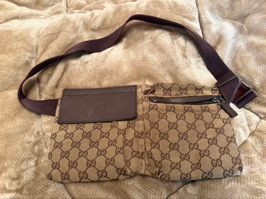 人気モデル　GUCCI グッチ GG柄　ボディバック