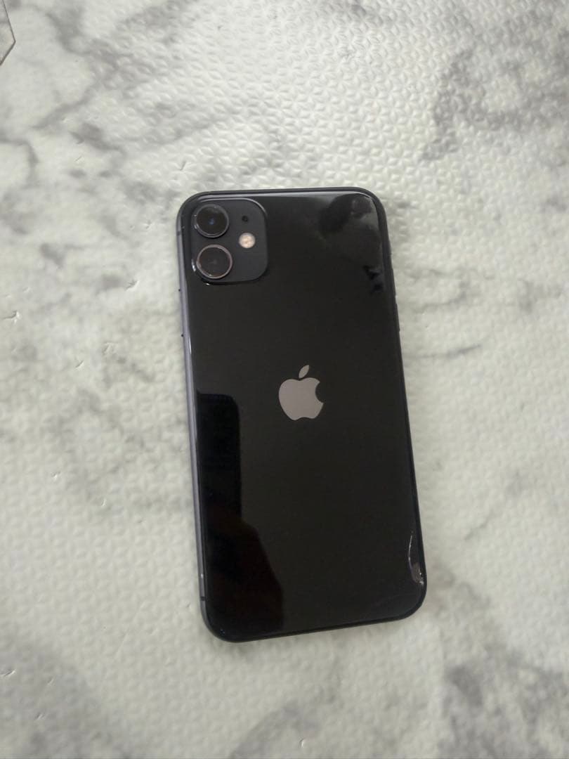 iPhone 11 128GB ブラック 本体 バッテリー76％ 背面割れあり