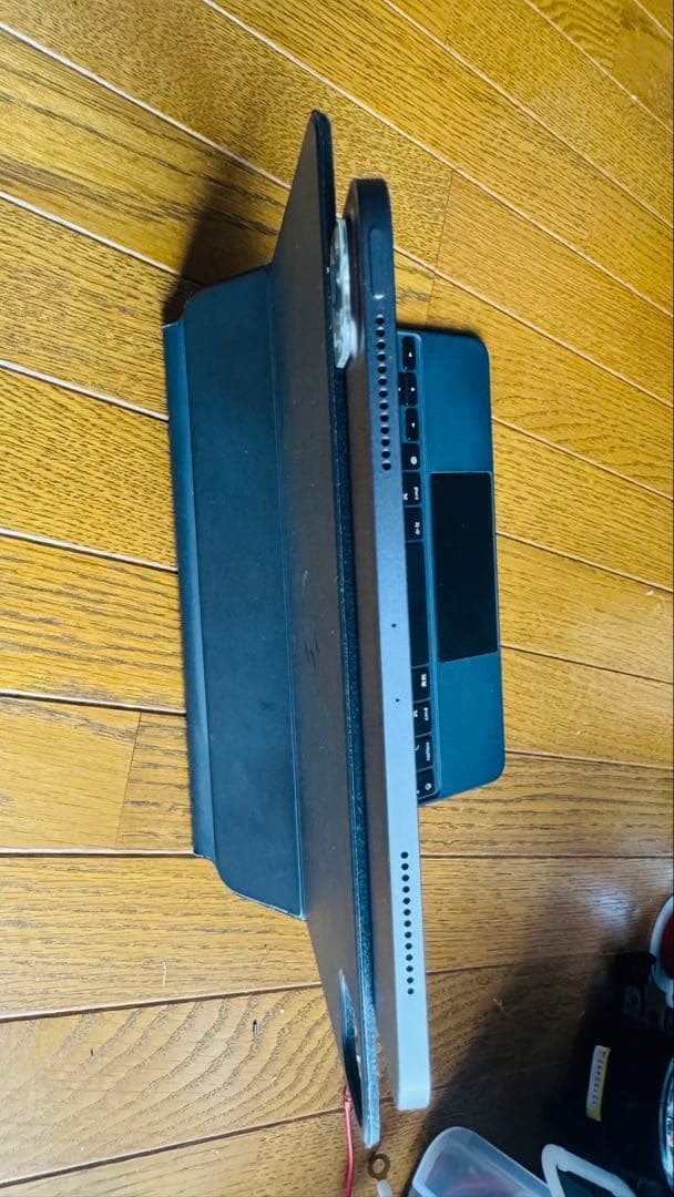 ipad pro 第2世代　11インチ　256GB Magic keyboard