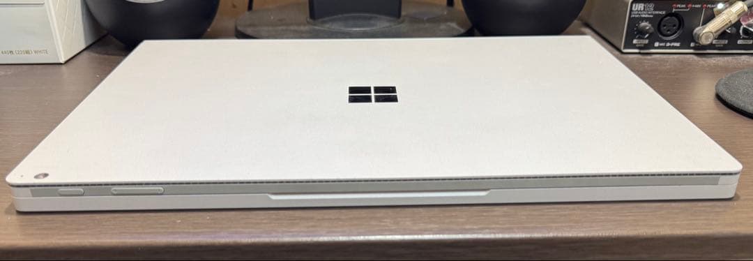 Microsoft surface book2 15インチ