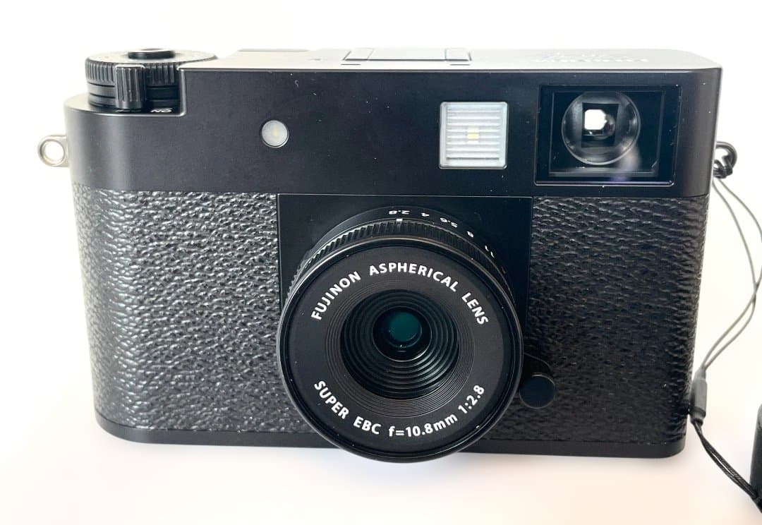 ほぼ新品 美品 / FUJIFILM X-HF1 ブラック
