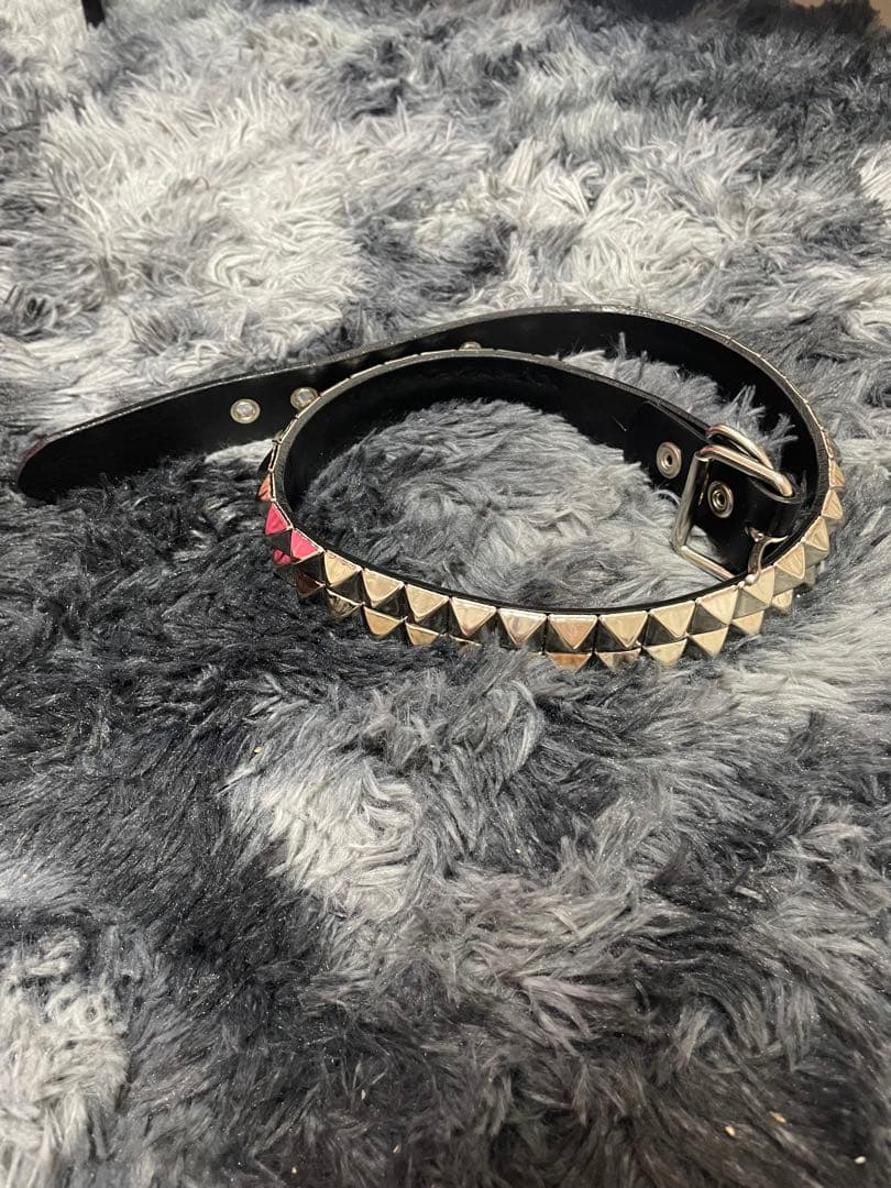 666 スタッズ付き黒レザーベルト