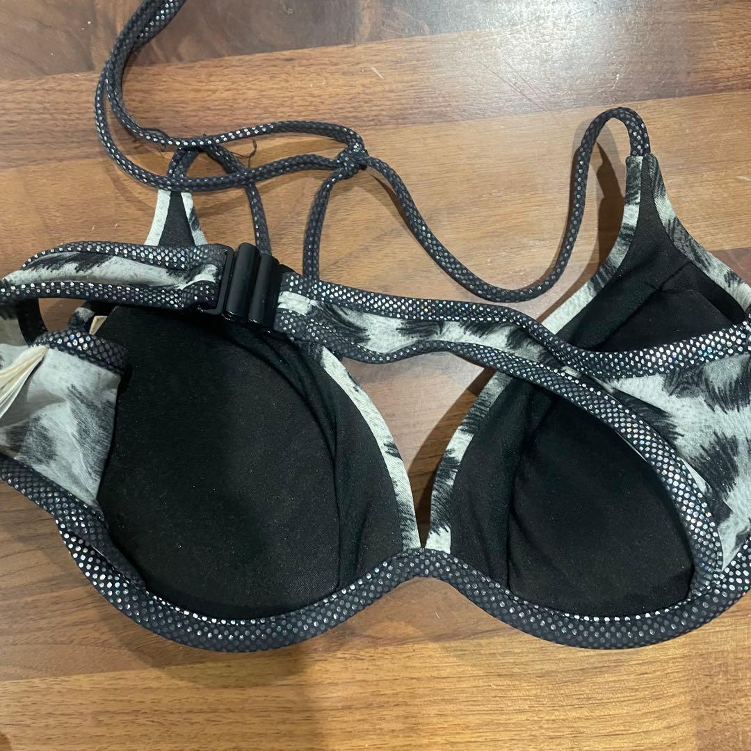 d.i.a. ゼブラ柄　見せブラ