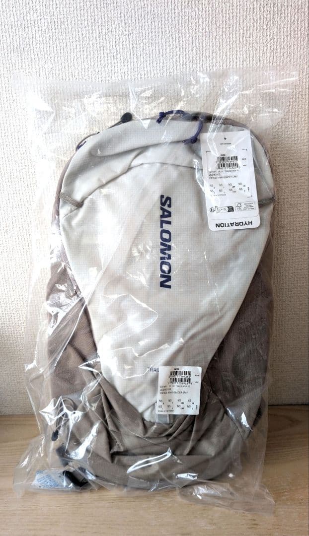 SALOMON TRAILBLAZER 10 バックパック　カネコアヤノ　グレー