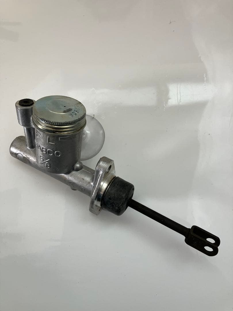 H31セドリック用クラッチマスターシリンダー