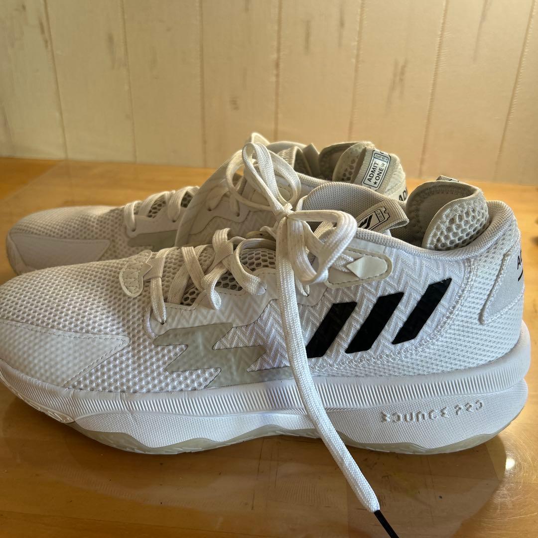 adidas DAME8 バッシュ
