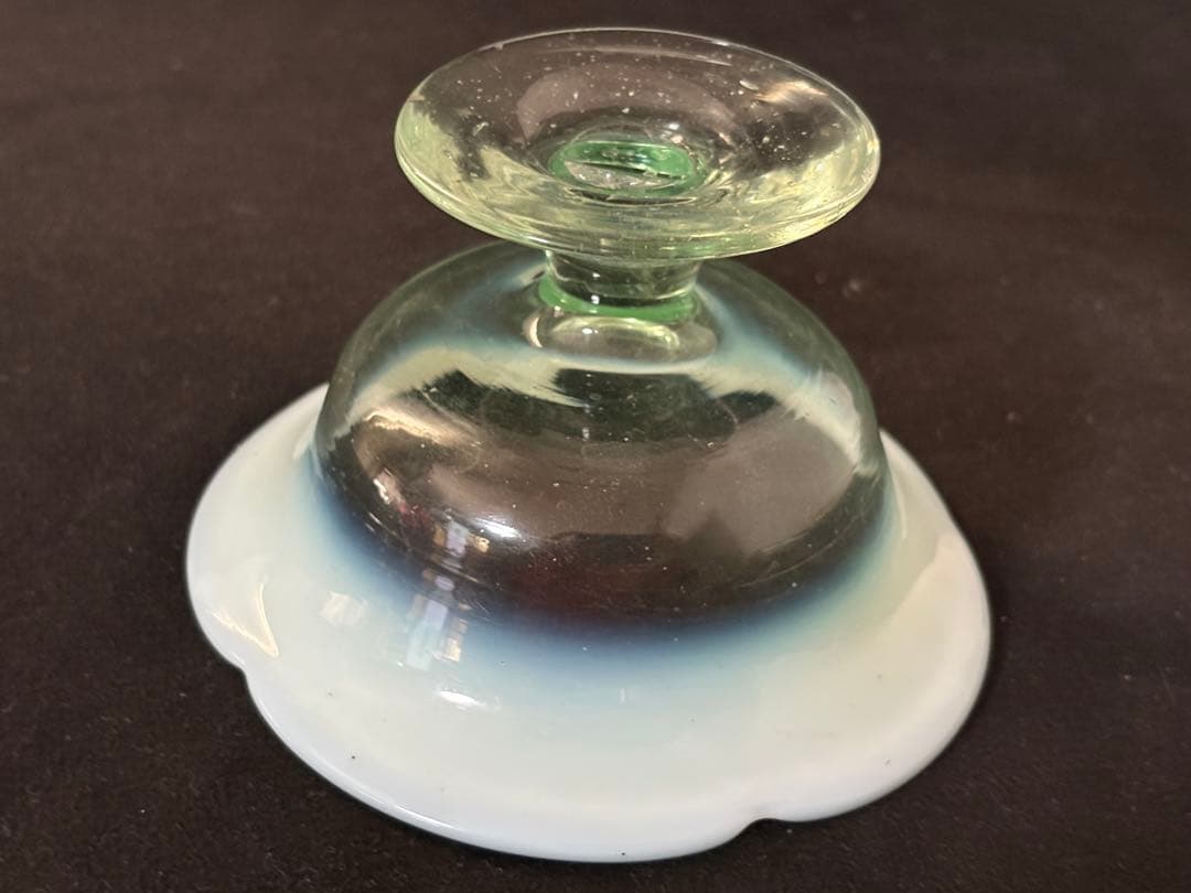 和ガラス　大正ガラス　青色× 乳白色　氷カップ　ウランガラス　ぽっくり厚みあり