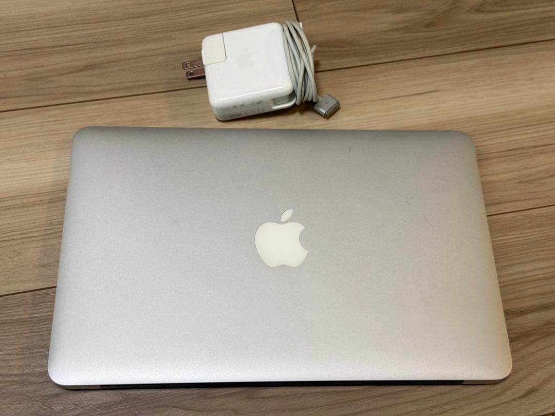 Apple MacBook Air 11インチ A1465 8GB/256GB