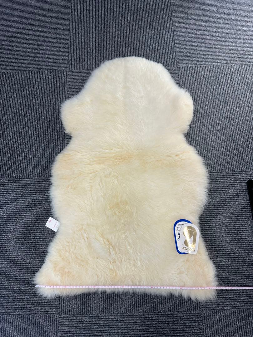 本物羊毛のラグ 約100cm x 60cm 4枚セット