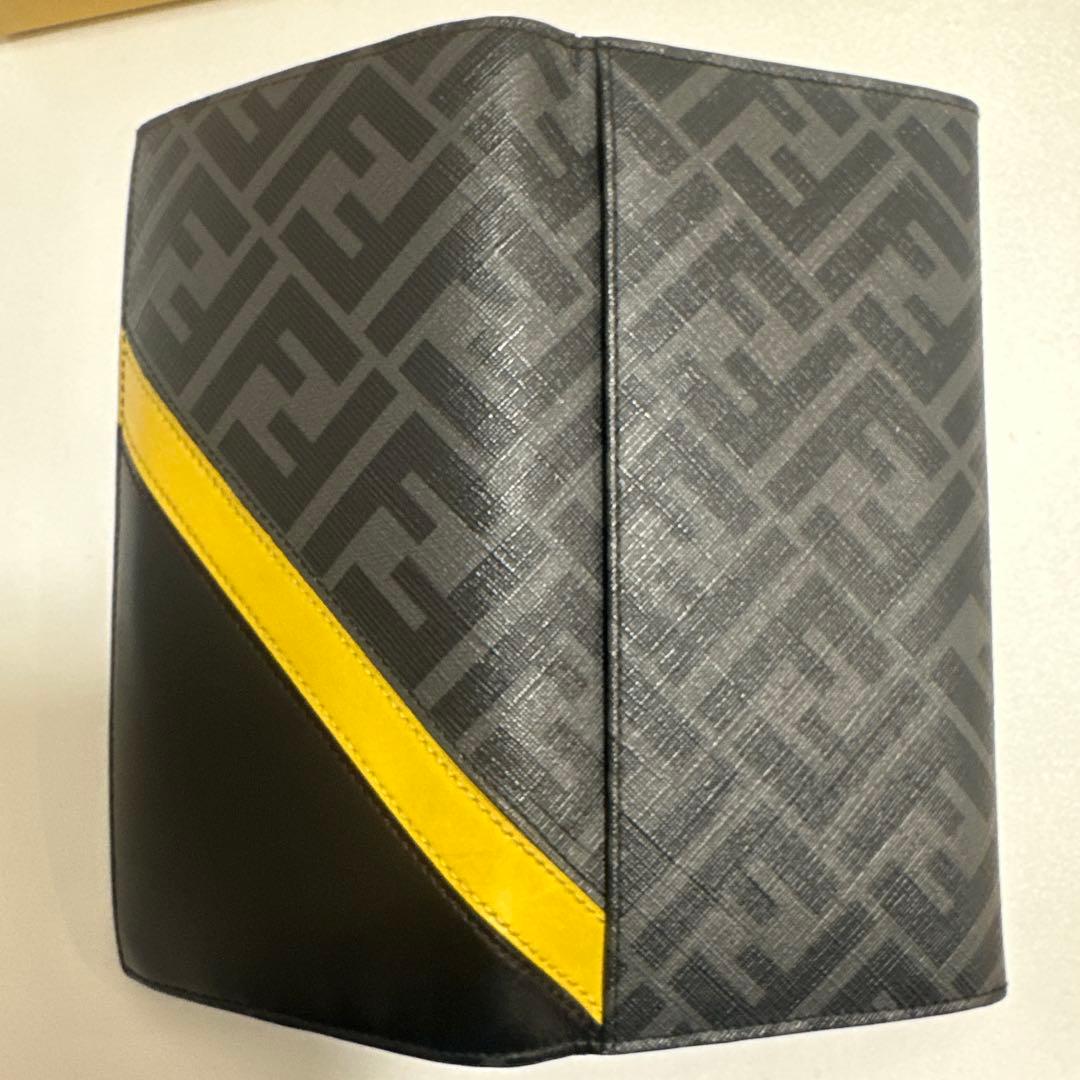 FENDI 長財布 ブラック/イエロー