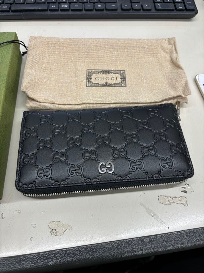 空*ん様 B4901【未使用】GUCCI グッチ ラウンドファスナー　長財布