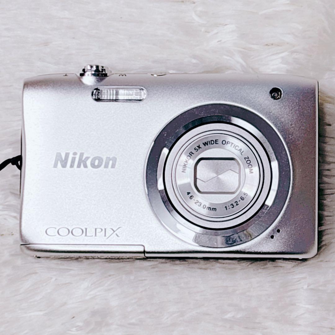 【極美品】Nikon COOLPIX A100 シルバー デジタルカメラ