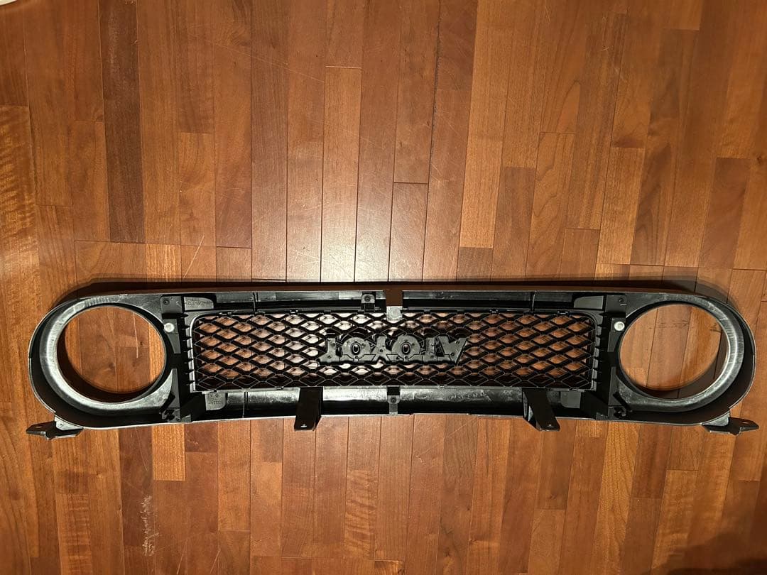 TOYOTA FJクルーザー　純正フロントグリル