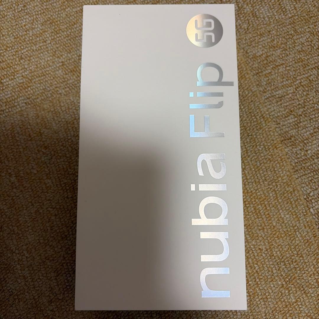 nubia Flip 5G 本体