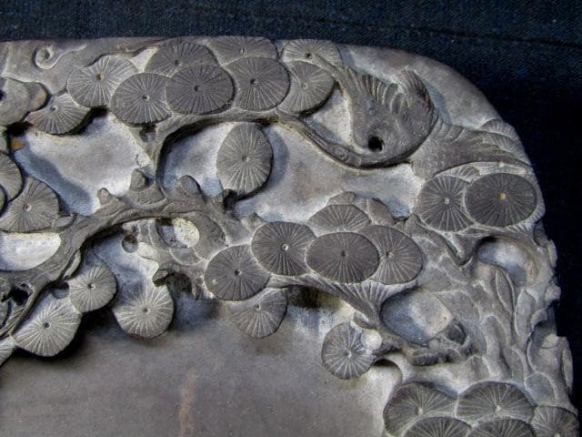 ☆硯　中国古玩　端渓硯　裏に銘有　花に飛鶴図　重さ5,6㎏☆