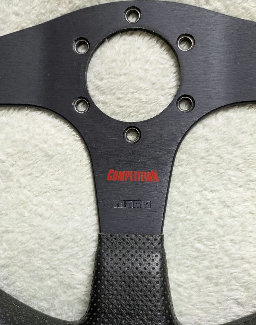 【美品】ｍｏｍｏステアリング　コンペティション　350ｍｍ
