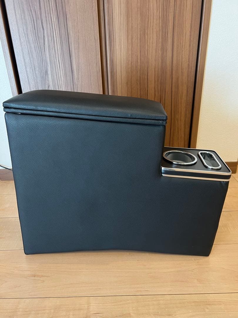 シエンタ　アームレストコンソールボックス　１７０系　ヴォクシーなどにも