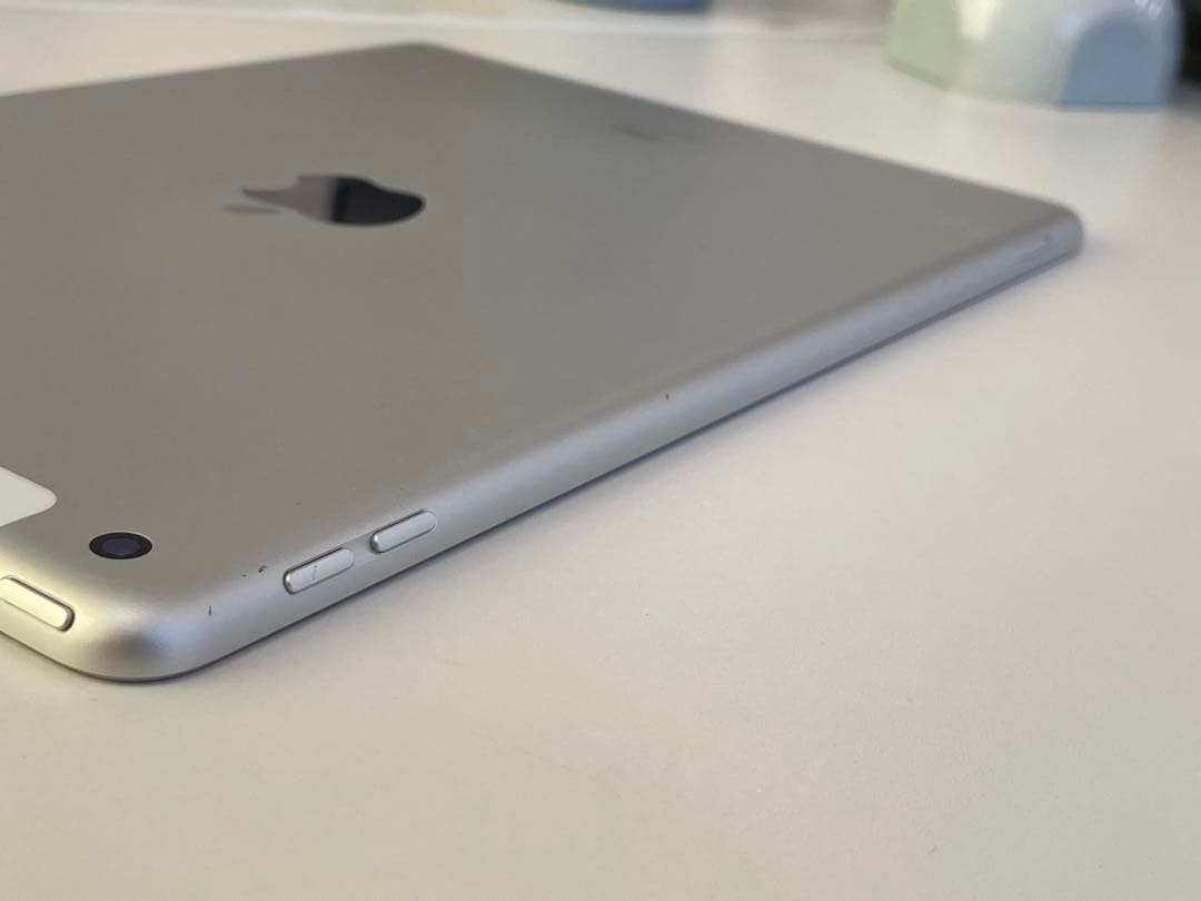 【ジャンク品】iPad 第7世代 128G Wi-Fi+Cellular