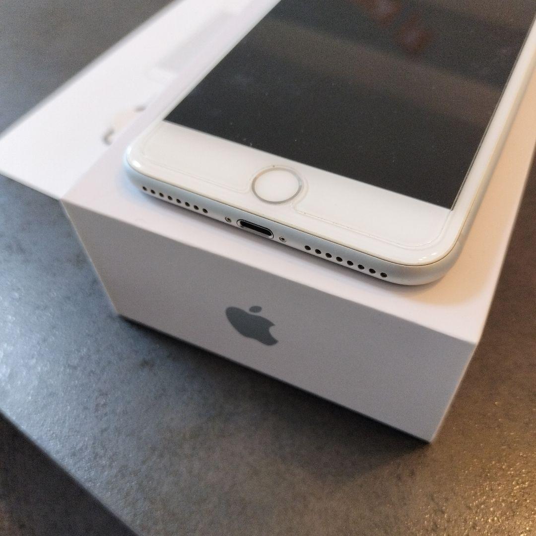 Apple iPhone 8 Plus シルバー 本体と箱付き即購入