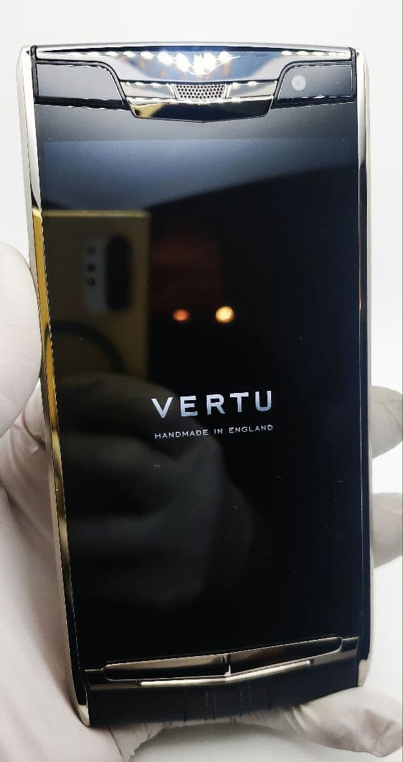高級携帯電話Vertu Signature Touch 美品。訳あり品