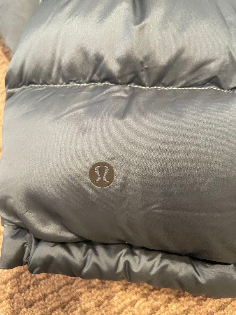Lululemon フード付きダウンジャケット グレー　ブルー　サイズ2