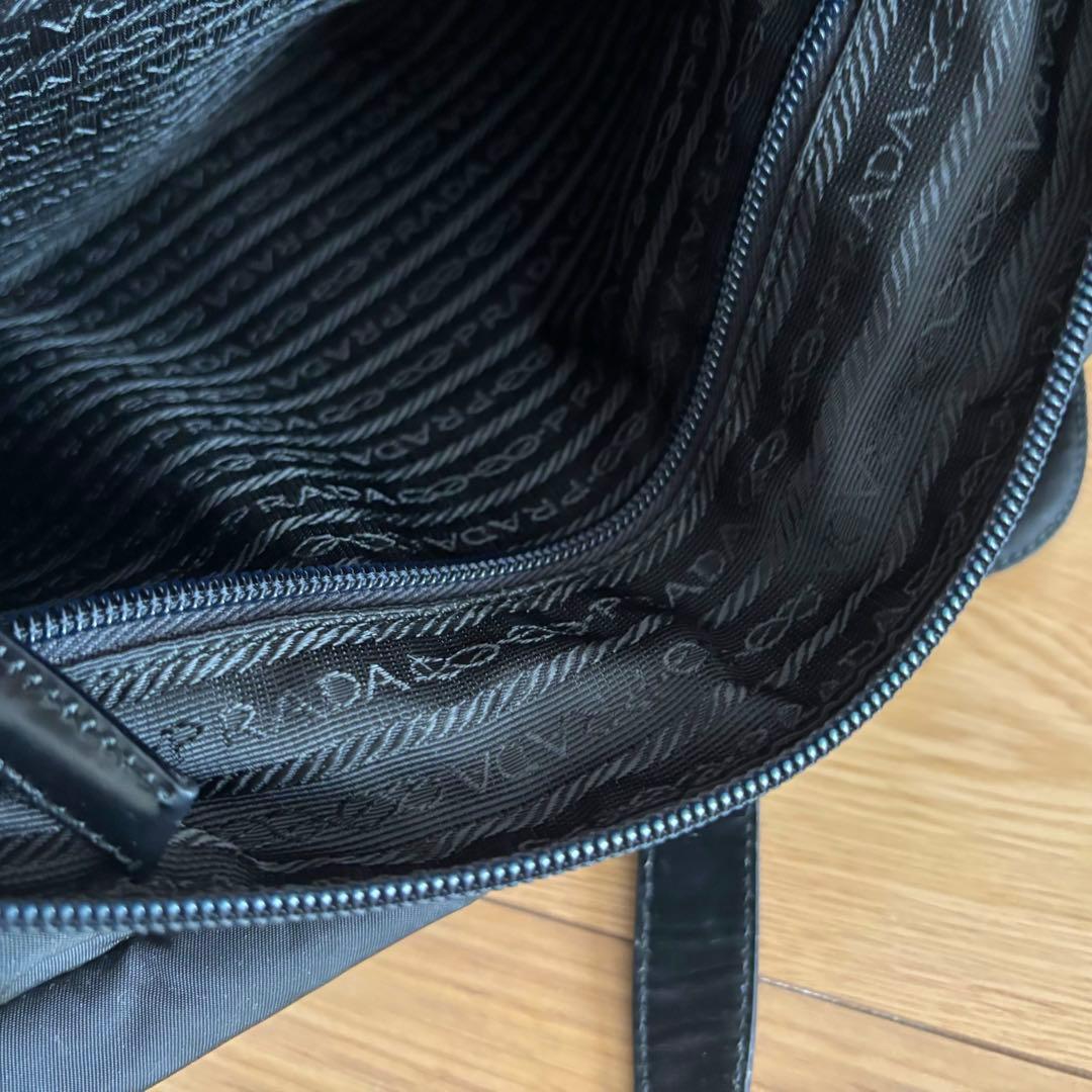 プラダ　ショルダーバック