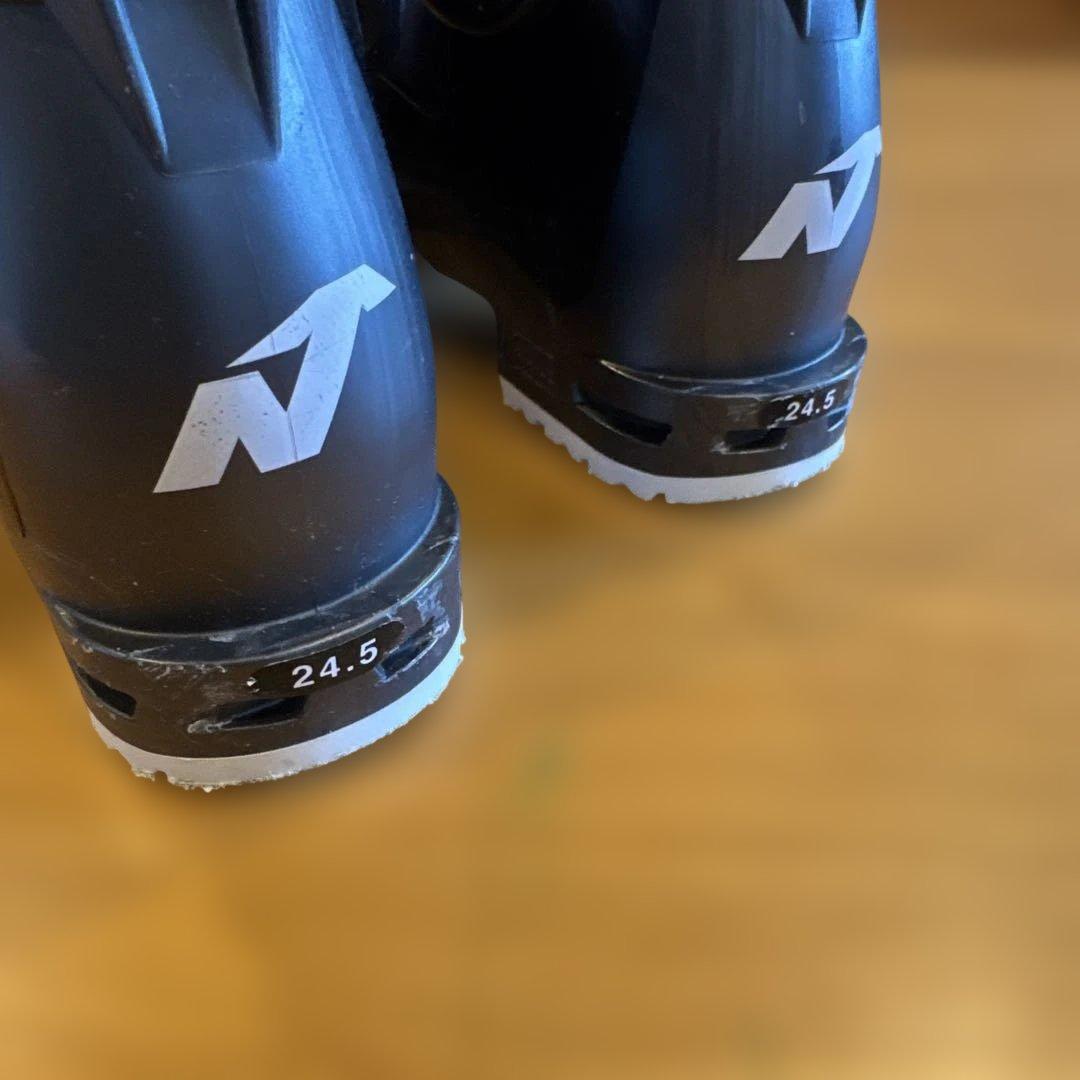 スキーブーツ　レディース　ノルディカ　ブラック　ホワイト　24.0〜24.5