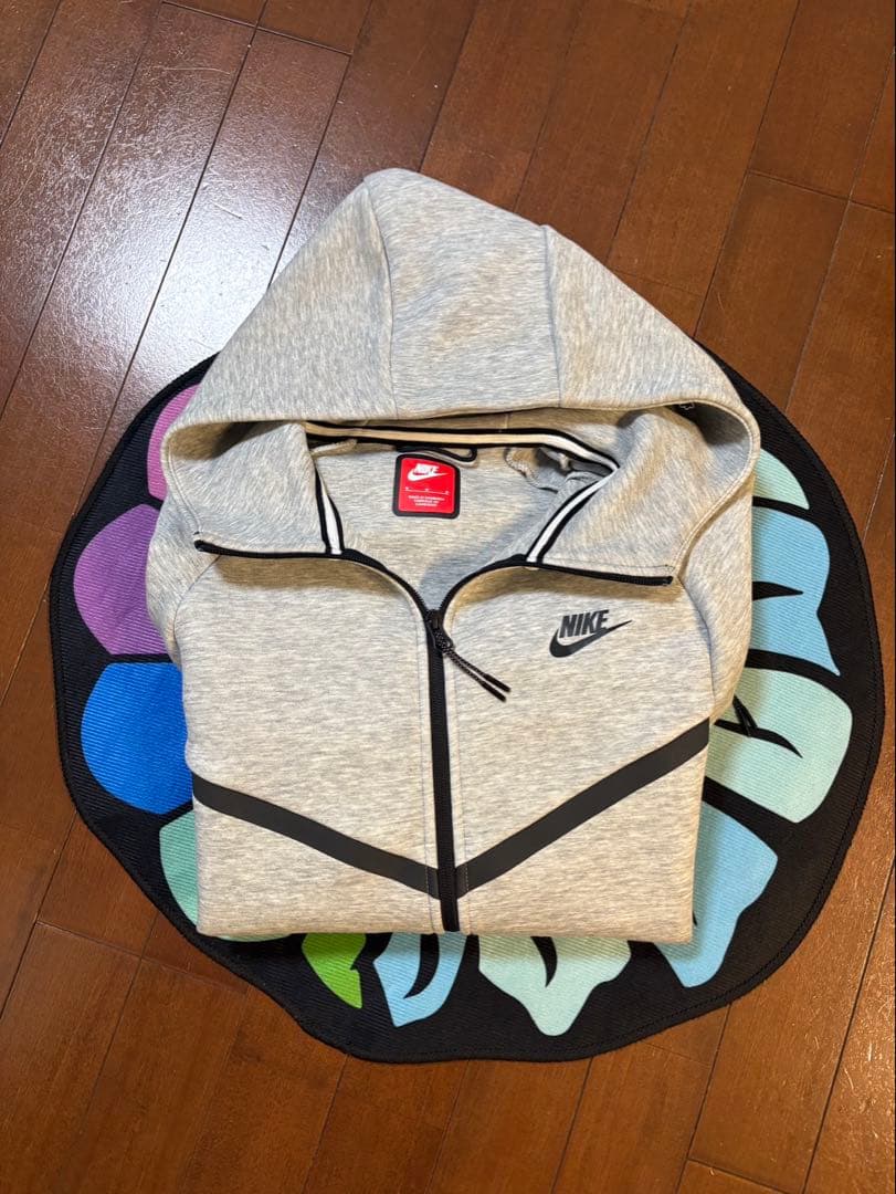 Nike テックフリース グレー