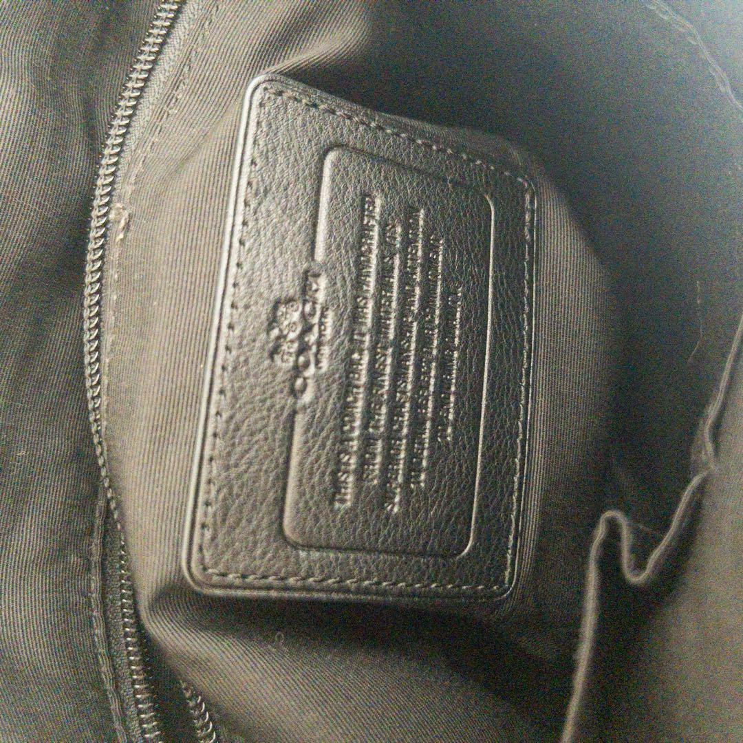 COACH ブラック レザー メッセンジャーバッグ　エンボス　本革　ショルダー